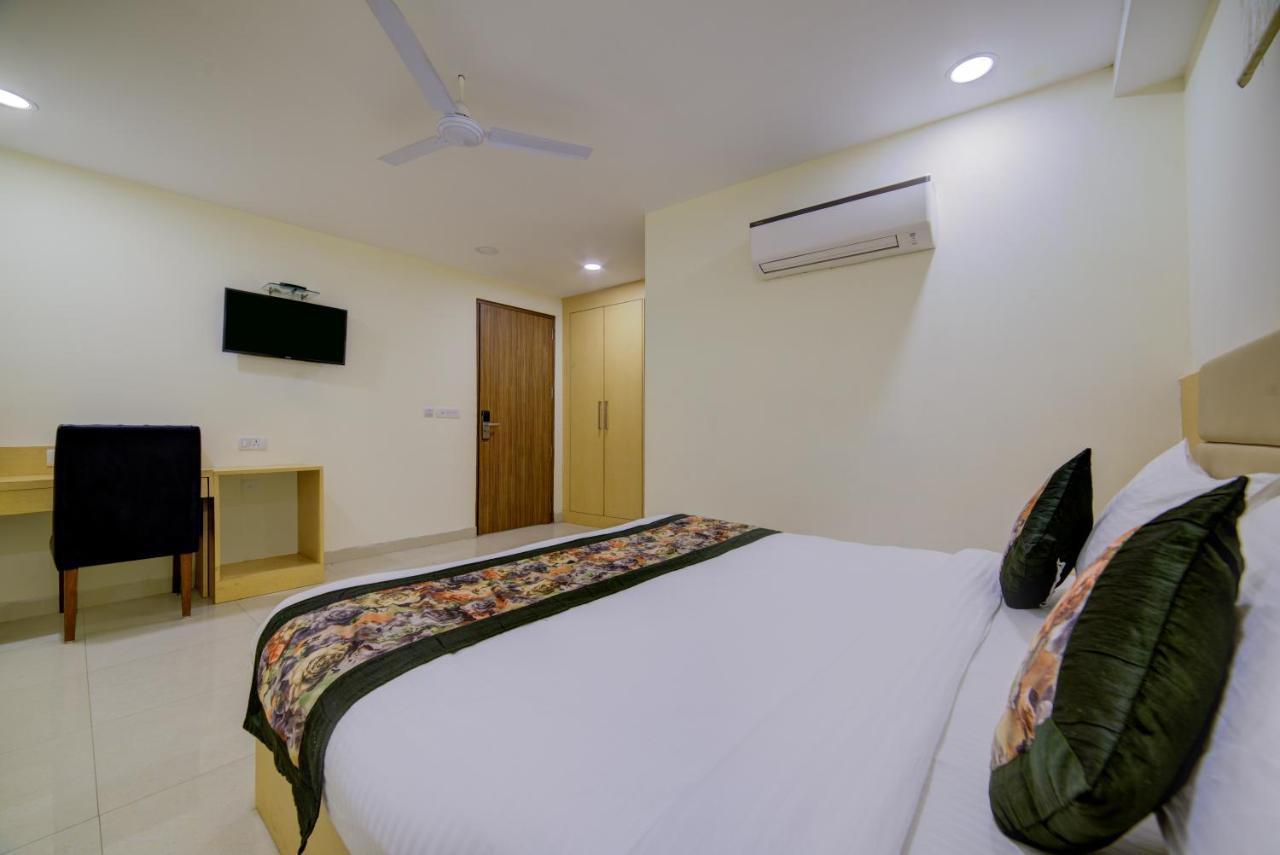 نيودلهي Hotel D'Capitol - Delhi Airport المظهر الخارجي الصورة